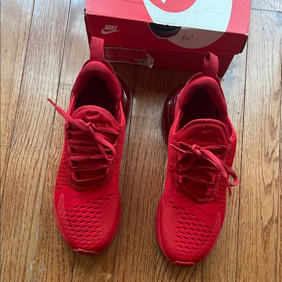 Nike Air Max 270 in Bold Red - Picture 3 of 7